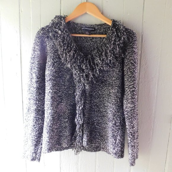 🎀 Fringe Knit Sweater - Picture 1 of 5